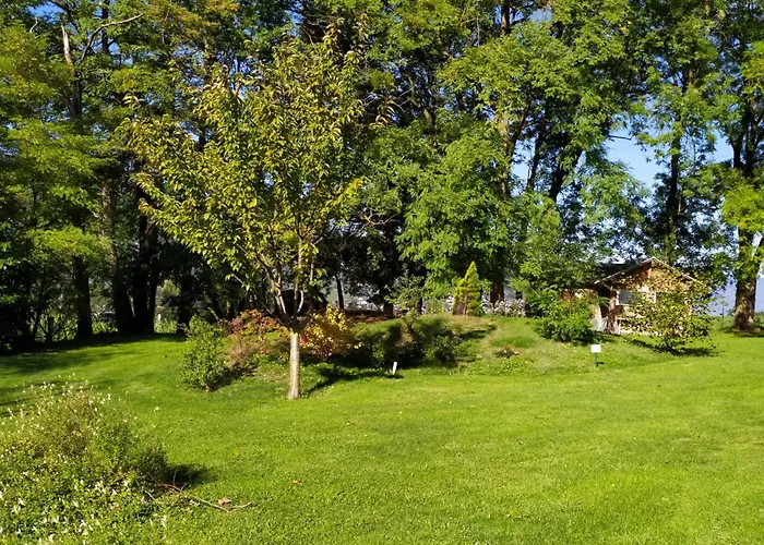 Gite Arthur Et Germaine Maisonnette A La Campagne Avec Un Grand Jardin