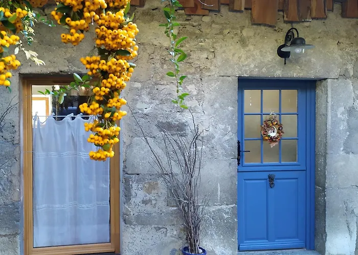 Gite Arthur Et Germaine Maisonnette A La Campagne Avec Un Grand Jardin